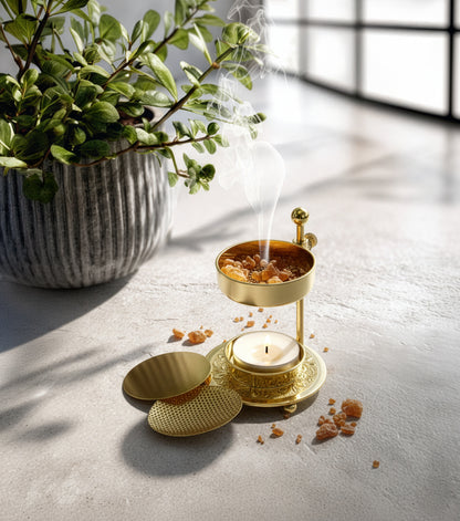Elegantes Räuchergefäß mit goldenem Sieb